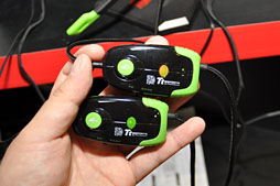 画像ギャラリー No.009のサムネイル画像 / ［COMPUTEX］Thermaltake，初のPS3＆Xbox 360対応ヘッドセットを公開。ゲーマー向けのド派手なヘッドフォンや低価格キーボードなども