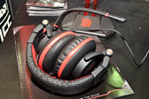 画像ギャラリー No.018のサムネイル画像 / ［COMPUTEX］Thermaltake，初のPS3＆Xbox 360対応ヘッドセットを公開。ゲーマー向けのド派手なヘッドフォンや低価格キーボードなども