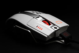 画像ギャラリー No.003のサムネイル画像 / モビルスーツっぽいかも。ThermaltakeとBMWのコラボマウス「Level 10 M」が台湾から届いたので弄ってみた 