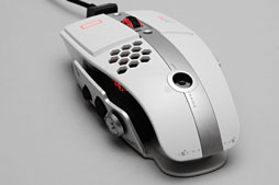 画像ギャラリー No.027のサムネイル画像 / モビルスーツっぽいかも。ThermaltakeとBMWのコラボマウス「Level 10 M」が台湾から届いたので弄ってみた 