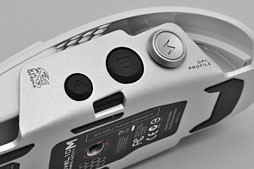 画像ギャラリー No.031のサムネイル画像 / モビルスーツっぽいかも。ThermaltakeとBMWのコラボマウス「Level 10 M」が台湾から届いたので弄ってみた 