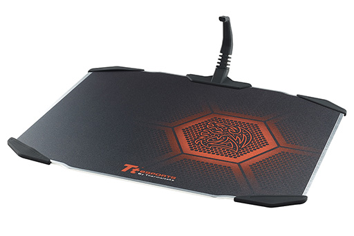 画像ギャラリー No.001のサムネイル画像 / マウスアンカーが付いたTt eSportsのアルミ素材製マウスパッド,国内発売