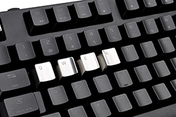 画像ギャラリー No.009のサムネイル画像 / メタルパーツでキートップもヒンヤリ？ Tt eSPORTS製ゲーマー向けキーボード用の金属キートップが国内発売決定