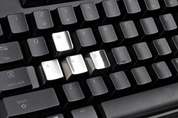 画像ギャラリー No.010のサムネイル画像 / メタルパーツでキートップもヒンヤリ？ Tt eSPORTS製ゲーマー向けキーボード用の金属キートップが国内発売決定