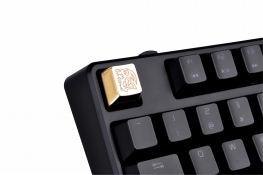 画像ギャラリー No.003のサムネイル画像 / TSUKUMO限定。Tt eSPORTSの交換用キーキャップに金色モデルが加わる
