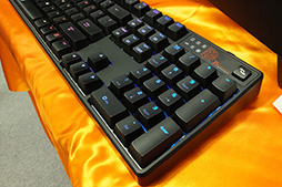 画像ギャラリー No.004のサムネイル画像 / Tt eSPORTS,フルカラーLED搭載のゲーマー向けキーボード「POSEIDON Z RGB」を国内初披露。7月発売で想定売価は1万3000円程度に