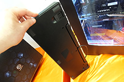 画像ギャラリー No.007のサムネイル画像 / Tt eSPORTS,フルカラーLED搭載のゲーマー向けキーボード「POSEIDON Z RGB」を国内初披露。7月発売で想定売価は1万3000円程度に