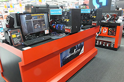 画像ギャラリー No.004のサムネイル画像 / リニューアルしたソフマップ秋葉原本館の「Tt eSPORTS」製品体験スペースをレポート。14日まで記念の特価販売を実施中