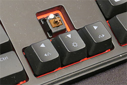 画像ギャラリー No.009のサムネイル画像 / ［CES 2017］正式発表前のゲーマー向けキーボードを複数目撃。Thermaltakeブースレポート