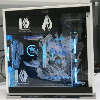 画像ギャラリー No.011のサムネイル画像 / 初音ミクコラボのTt eSPORTS製ゲームデバイスが9月10日にTSUKUMOで発売。「マジカルミライ2018」で展示予定