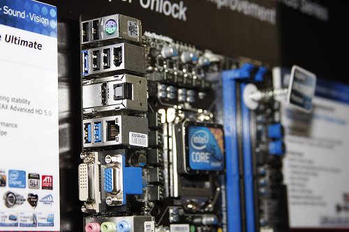 画像ギャラリー No.001のサムネイル画像 / ［COMPUTEX］Sandy Bridge対応のIntel 6マザーボードを各社が展示