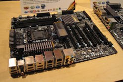 画像ギャラリー No.001のサムネイル画像 / ［IDF］GIGABYTE，SLI＆CFX対応の「Intel P67 Express」搭載マザー2製品を公開