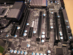 画像ギャラリー No.007のサムネイル画像 / ［IDF］GIGABYTE，SLI＆CFX対応の「Intel P67 Express」搭載マザー2製品を公開