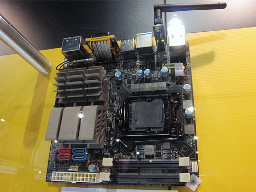 画像ギャラリー No.002のサムネイル画像 / ZOTAC，「GeForce GT 430」オンボードのMini-ITXマザーボードを公開