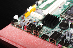 画像ギャラリー No.012のサムネイル画像 / ［CeBIT］Intel，単体GPUとSandy Bridge側GPUコアの併用を可能にするGPU仮想化技術「Virtu GPU Virtualization」をアピール