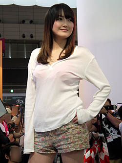 画像ギャラリー No.004のサムネイル画像 / ［TGS 2010］水着ショーと「DIVINA」ほとんど関係ねぇー！　5本のガマニアステージイベントをまとめて紹介