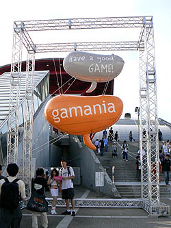 画像ギャラリー No.003のサムネイル画像 / ［TGS 2010］水着ファッションショーは大混雑必至！　人気タイトルは30〜45分待ちのガマニアブース混雑度調査レポート