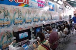 画像ギャラリー No.003のサムネイル画像 / 「初音ミク -Project DIVA- 2nd」のプレイと「初音ミク -Project DIVA- ドリーミーシアター」の実機デモを確認できた，先行体験会レポート＆開発者ショートインタビューを掲載