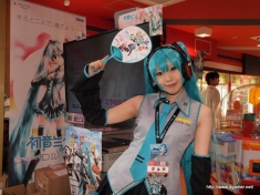 画像ギャラリー No.005のサムネイル画像 / 本日発売のPSP「初音ミク -Project DIVA 2nd-」発売記念抽選会レポート&ディレクター大坪鉄弥氏のショートインタビューを掲載