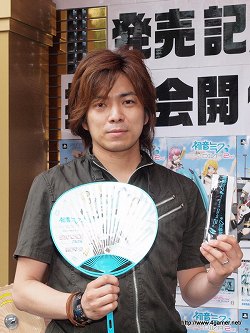 画像ギャラリー No.007のサムネイル画像 / 本日発売のPSP「初音ミク -Project DIVA 2nd-」発売記念抽選会レポート&ディレクター大坪鉄弥氏のショートインタビューを掲載