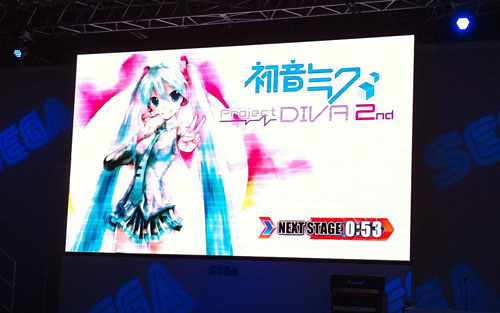 画像ギャラリー No.002のサムネイル画像 / 【速報】［TGS 2010］「初音ミク -Project DIVA-2nd」ステージイベントでアイマスコラボ曲発表。ミク達が歌う「GO MY WAY!!」「relations」は10月28日に配信開始