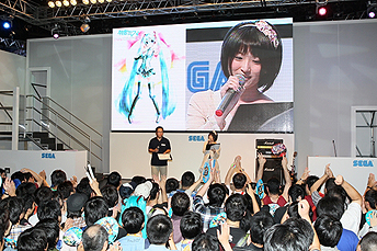 画像ギャラリー No.005のサムネイル画像 / ［TGS 2010］DLC「StargazeR」「初音ミクの消失」の配信が決定！ アイマス声優も駆けつけた「初音ミク -Project DIVA- 2nd」ステージレポート