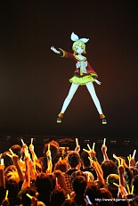 画像ギャラリー No.010のサムネイル画像 / 初音ミク1年振りのソロコンサート。「初音ミク ライブ パーティー 2011 -39's LIVE IN TOKYO」の模様をレポート