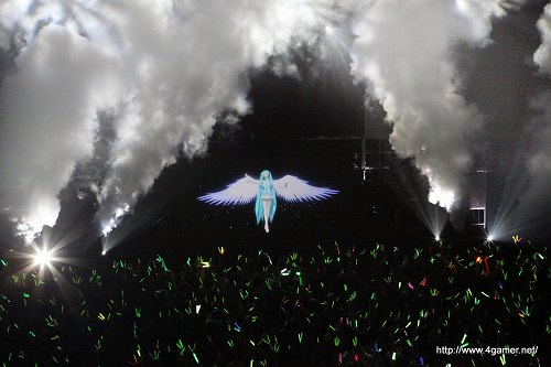 画像ギャラリー No.018のサムネイル画像 / 初音ミク1年振りのソロコンサート。「初音ミク ライブ パーティー 2011 -39's LIVE IN TOKYO」の模様をレポート