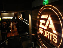 画像ギャラリー No.001のサムネイル画像 / ［GDC 2010］EA SportsがGDCでメディアイベントを開催 〜 あのFIFA World CupがiPhoneゲームに
