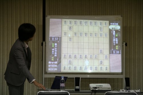 画像ギャラリー No.008のサムネイル画像 / 日本将棋連盟協力のもと,プロ棋士の監修を受けた本格オンライン将棋「遊び処 ふくろふ」。正式サービス開始を東京将棋会館で発表