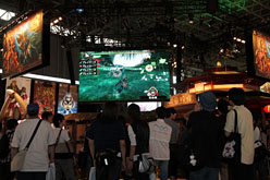 画像ギャラリー No.006のサムネイル画像 / ［TGS 2010］「モンスターハンターポータブル 3rd」が貫禄の一番人気。TGS 2010一般日初日，カプコンブースの混雑状況レポート
