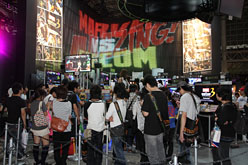 画像ギャラリー No.009のサムネイル画像 / ［TGS 2010］「モンスターハンターポータブル 3rd」が貫禄の一番人気。TGS 2010一般日初日，カプコンブースの混雑状況レポート