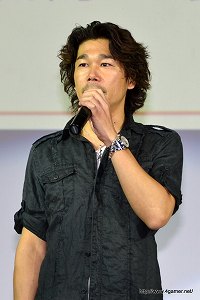 画像ギャラリー No.008のサムネイル画像 / モンスターハンターフェスタ'11決勝大会は10月2日開催。等身大リオレウス希少種(の一部分)も公開された,第2回「モンスターハンターポータブル 3rd」メディア対抗ゲーム大会レポート