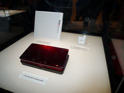 画像ギャラリー No.007のサムネイル画像 / ［E3 2010］E3 2010最大の新ハード，ニンテンドー3DSをいち早く触ってきた！