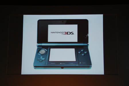 画像ギャラリー No.009のサムネイル画像 / 任天堂カンファレンス2010開幕。ニンテンドー3DSは2011年2月26日発売。価格は2万5000円