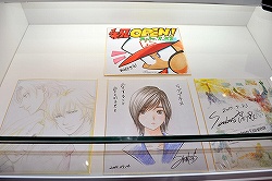 画像ギャラリー No.019のサムネイル画像 / 「東京ミッドタウン店をKONAMIの情報発信基地にしたい」コナミスタイルのアンテナショップが本日六本木にグランドオープン。「MGSPW」「ラブプラス」のショーケース展示や限定グッズの販売も