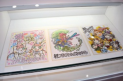 画像ギャラリー No.020のサムネイル画像 / 「東京ミッドタウン店をKONAMIの情報発信基地にしたい」コナミスタイルのアンテナショップが本日六本木にグランドオープン。「MGSPW」「ラブプラス」のショーケース展示や限定グッズの販売も