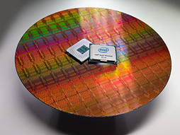 画像ギャラリー No.003のサムネイル画像 / Intel,基幹サーバー向けのCPU新製品「Xeon E7 v3」発表。マルチスレッドの特定処理を高速化する新命令「TSX」はゲーマー要注目かも