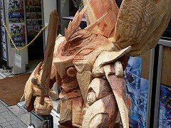 画像ギャラリー No.004のサムネイル画像 / 「スーパーロボット大戦OGサーガ 魔装機神 THE LORD OF ELEMENTAL」本日発売！　木彫りの「サイバスター」を秋葉原に見に行こう
