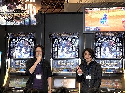 画像ギャラリー No.004のサムネイル画像 / ［AOU2012］音ゲー，ロボゲー，トイレゲー（!?）と，多彩なジャンルのタイトルが出展されたセガブースの主要タイトルをレポート