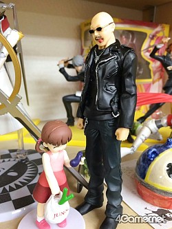 画像ギャラリー No.014のサムネイル画像 / マフィア梶田の二次元が来い！：第242回「スクーターに跨がり刀剣乱舞するフィギュア梶田」