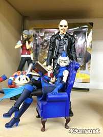 画像ギャラリー No.015のサムネイル画像 / マフィア梶田の二次元が来い！：第242回「スクーターに跨がり刀剣乱舞するフィギュア梶田」