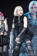 画像ギャラリー No.027のサムネイル画像 / 本日発売の「Gears of War 3」，FUJIWARA，椿鬼奴さん，あやまんJAPANが発売を祝福しに駆けつけた，発売記念イベントの模様をレポート