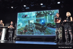 画像ギャラリー No.031のサムネイル画像 / 本日発売の「Gears of War 3」，FUJIWARA，椿鬼奴さん，あやまんJAPANが発売を祝福しに駆けつけた，発売記念イベントの模様をレポート