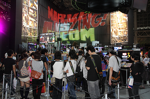 画像ギャラリー No.002のサムネイル画像 / ［TGS 2010］3Dキャラクターが激しく躍動する姿は迫力満点！　「MARVEL VS. CAPCOM 3 Fate of Two Worlds」プレイレポート
