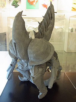 画像ギャラリー No.023のサムネイル画像 / エルシャダイの新プロジェクトも進行中か。竹安佐和記氏の個展「竹安佐和記原画展【ELの世界】」初日レポート&竹安氏ミニインタビュー