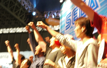 画像ギャラリー No.012のサムネイル画像 / [TGS 2010]亙さんならやりかねないと思ってました――“漢仕様”のシステムリンクも発表された，「電脳戦機バーチャロン フォース」イベントレポート