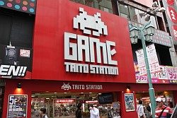 画像ギャラリー No.001のサムネイル画像 / 聖地タイステが歓声に沸いた。「スパIV AE」のトーナメントとエキシビションで盛り上がった「ウメハラPRESENTS EVO前哨戦！」レポート