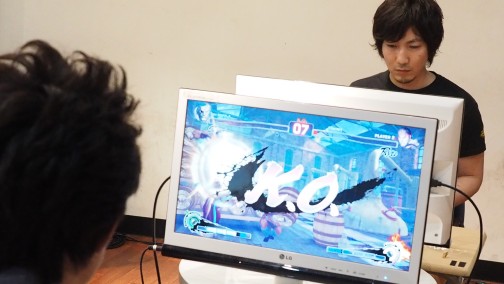 画像ギャラリー No.045のサムネイル画像 / 「スパIV AE Ver.2012」の総決算がここに。国内外の強者達がぶつかり合った夢のリーグ戦「TOPANGA WORLD LEAGUE」フォトレポート