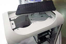 画像ギャラリー No.011のサムネイル画像 / ［COMPUTEX］“小さなMac Pro”風のゲーマー向けMini-ITXケース「Prodigy」。その拡張性は一見の価値あり